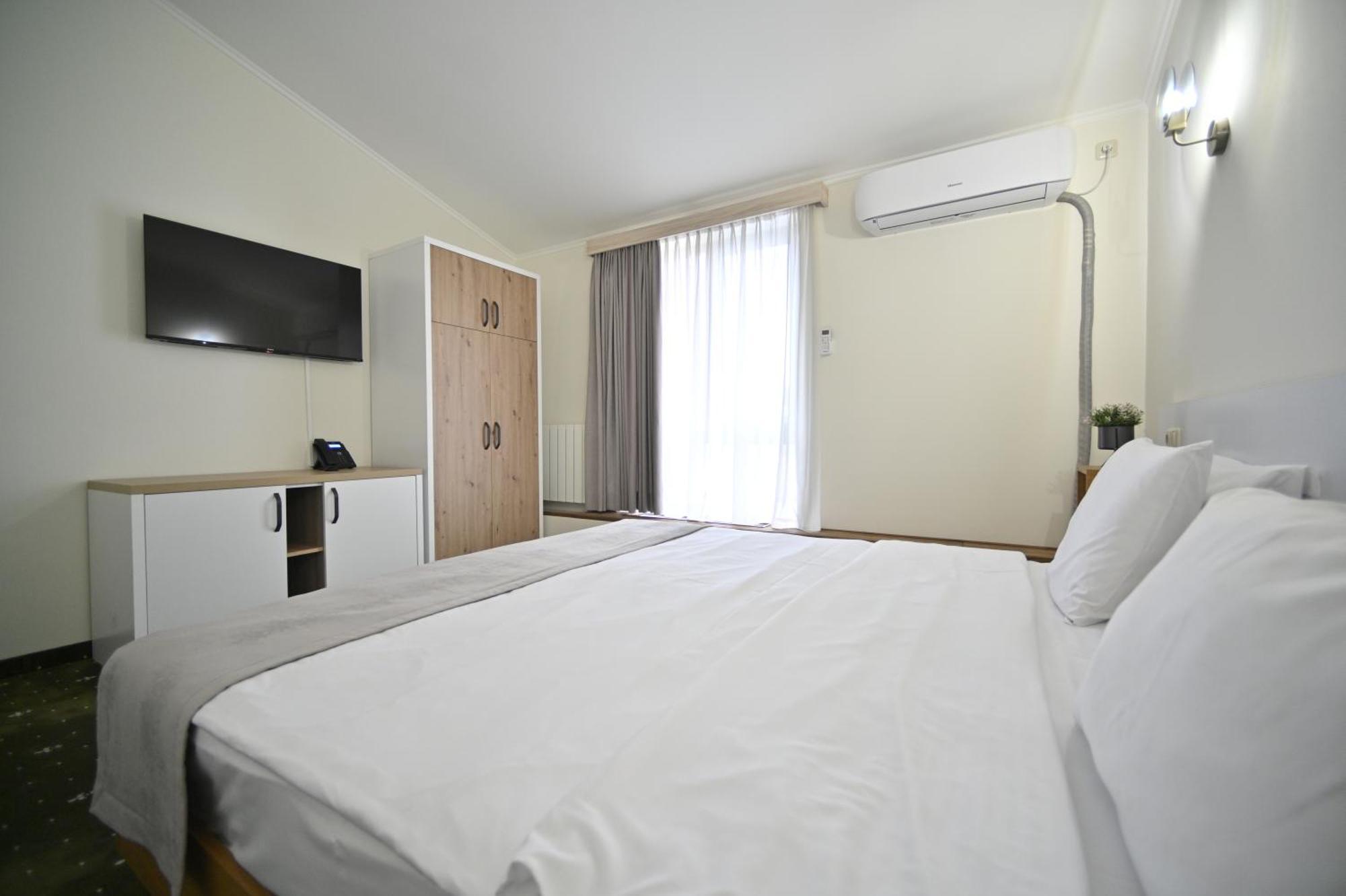 Colette Hotel Ереван Екстериор снимка