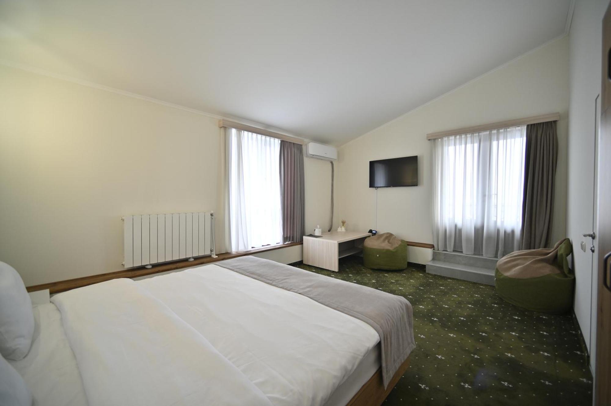 Colette Hotel Ереван Екстериор снимка