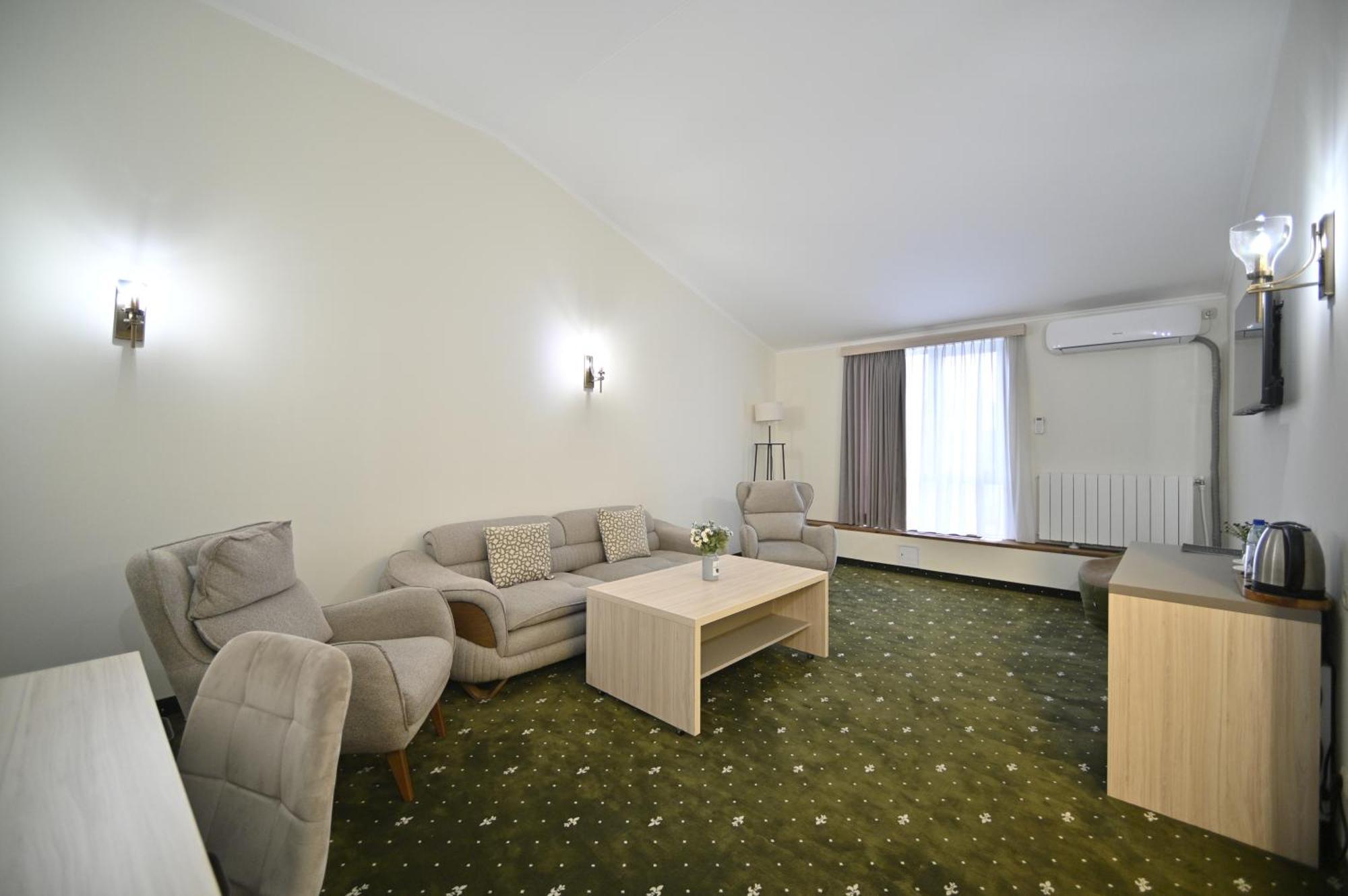 Colette Hotel Ереван Екстериор снимка