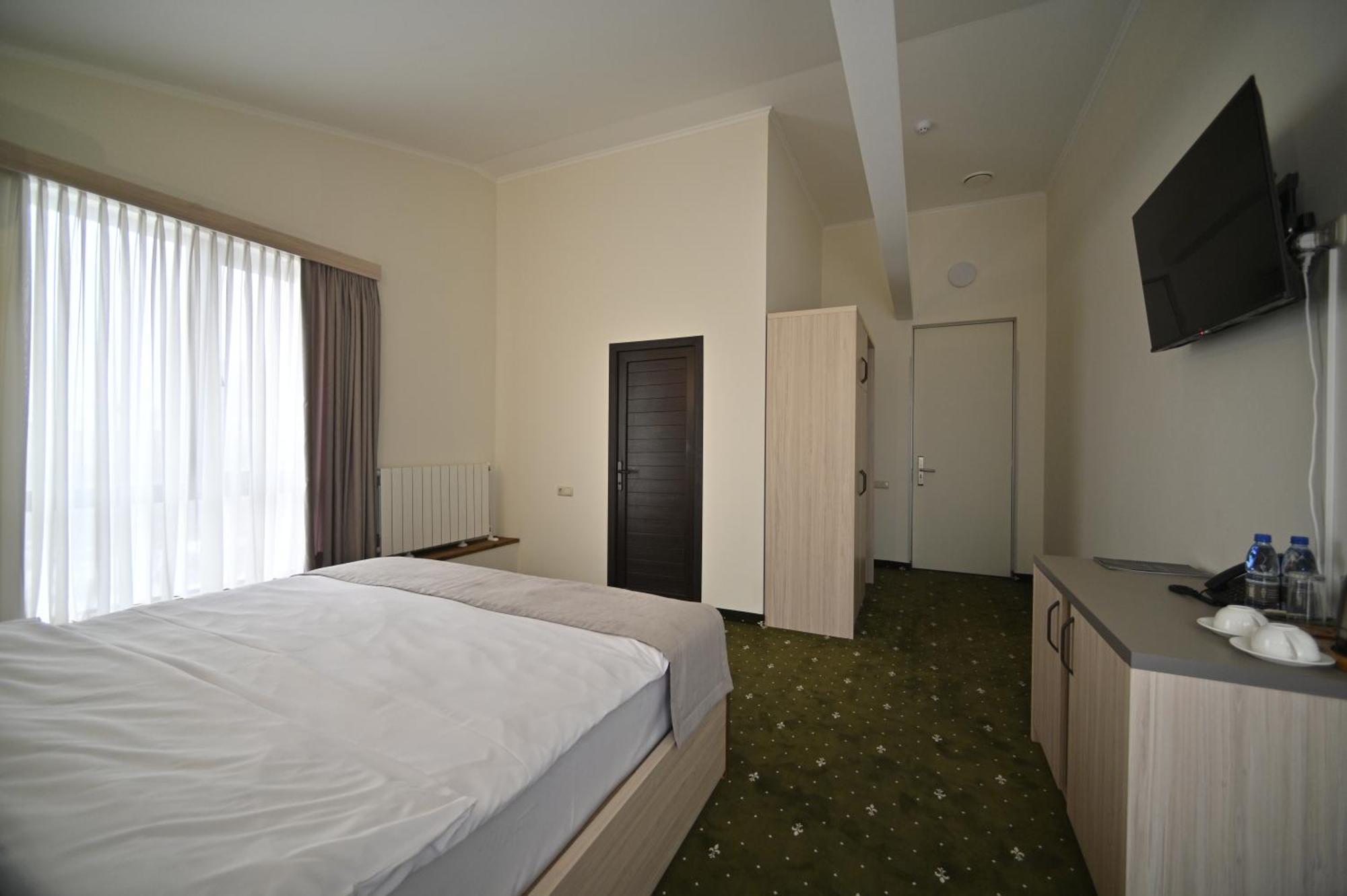 Colette Hotel Ереван Екстериор снимка