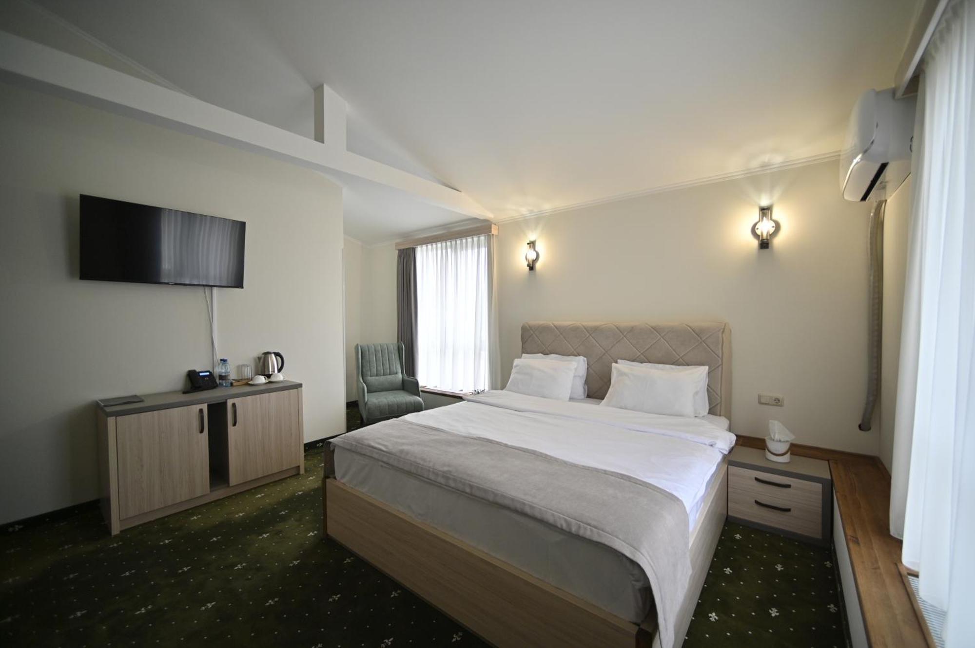 Colette Hotel Ереван Екстериор снимка